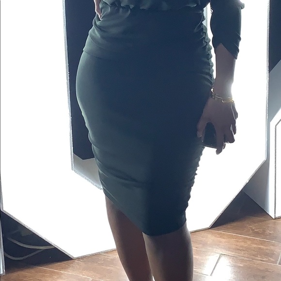 Dress - Picture 3 of 4